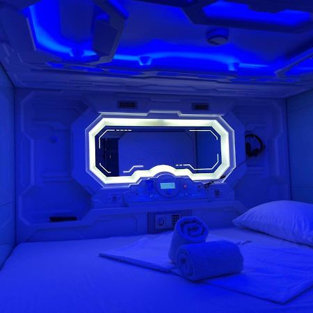 Bmax Spacepods Sleep In Space - 4Mins From Mactan Airport Мактан Экстерьер фото