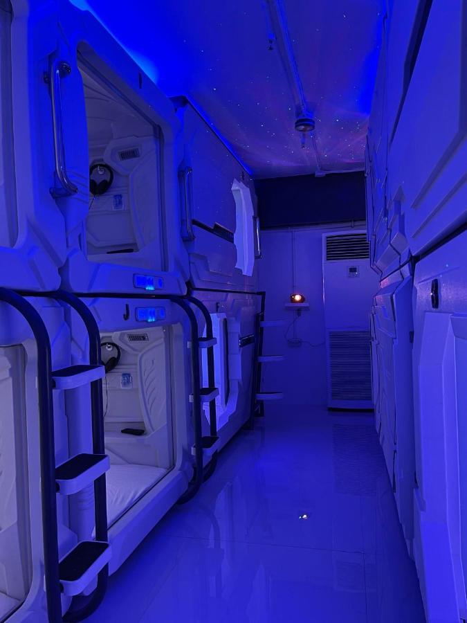 Bmax Spacepods Sleep In Space - 4Mins From Mactan Airport Мактан Экстерьер фото